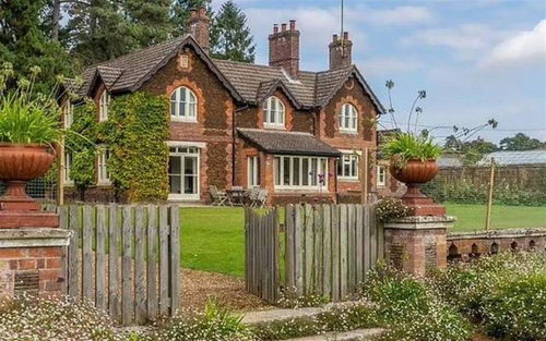 英国女王打折出租皇室庄园,家具都是皇家藏品 每晚约合人民币2828元,3晚起租